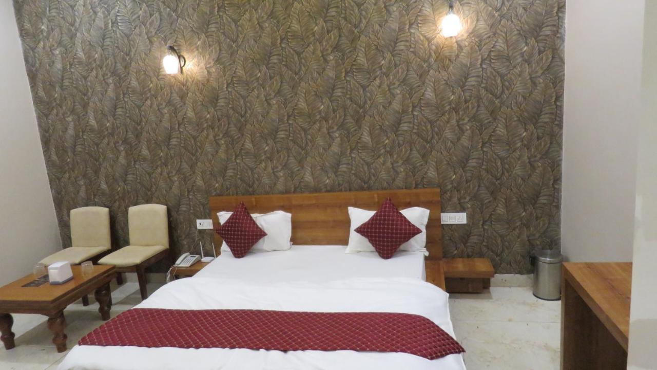 Raja Ji Hotels & Restaurant Jind Exteriör bild