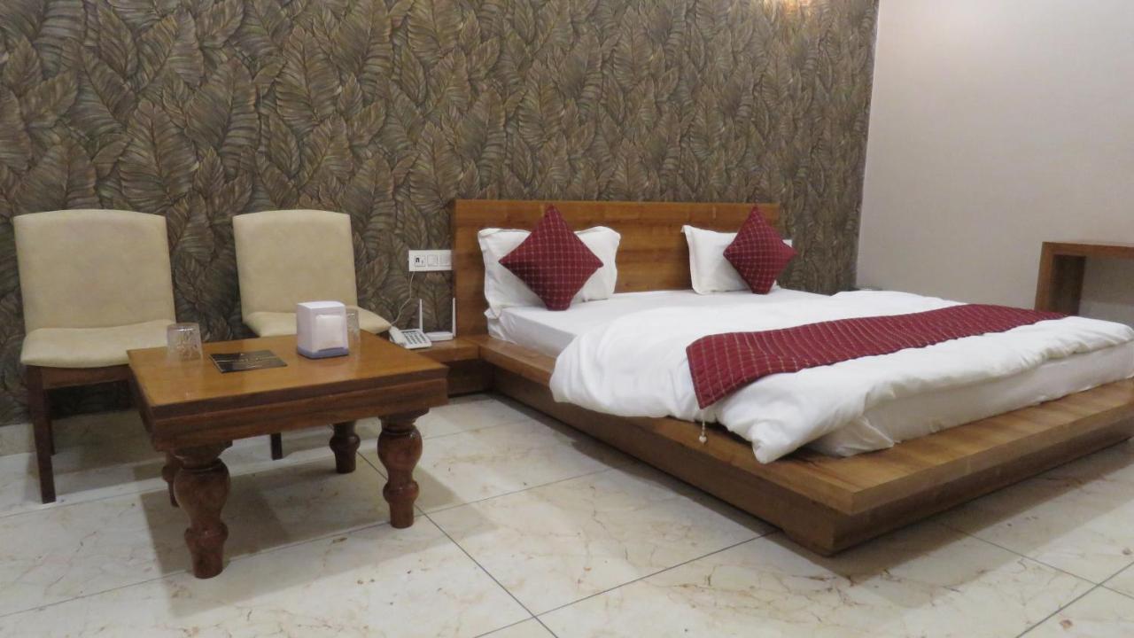 Raja Ji Hotels & Restaurant Jind Exteriör bild